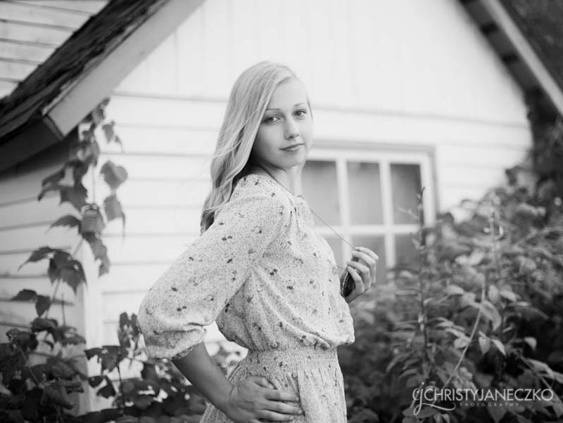 nicole bloomer, wi high school senior photographer Christy Janeczko
