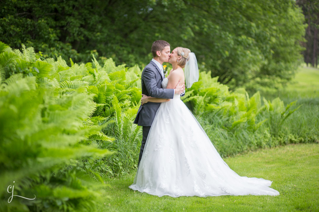 ferns on the golf course bride and groomeau claire golf and country club wedding