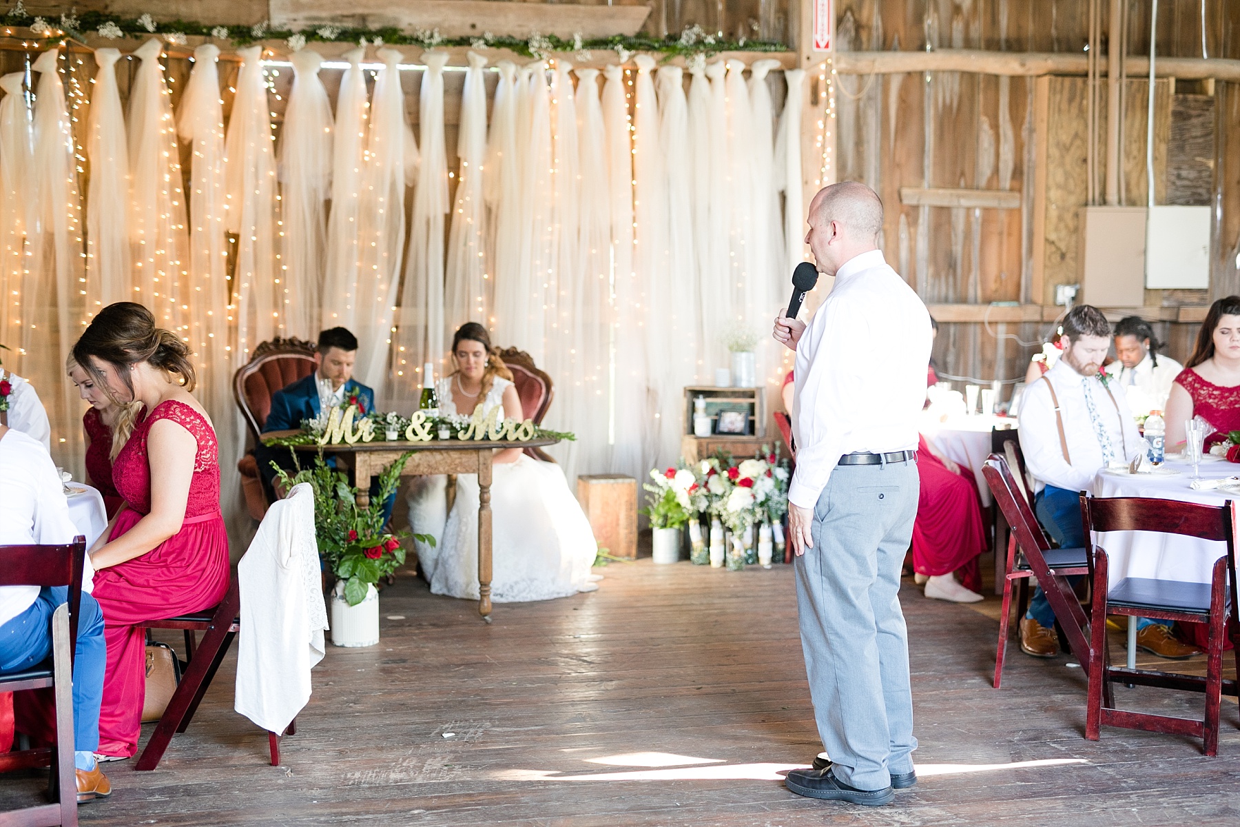 A May wedding set in the rolling hills just outside Madison at Villa Buonincontro in Fort Atkinson, WI