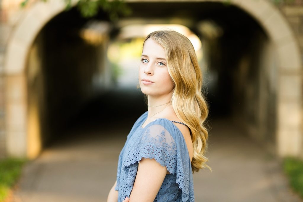 senior pictures in Eau Claire near a tunnel 