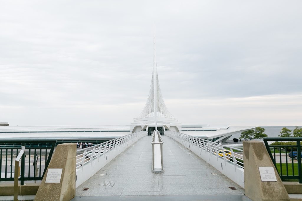 spot where couple is about to get engaged at the Milwaukee Art Museum